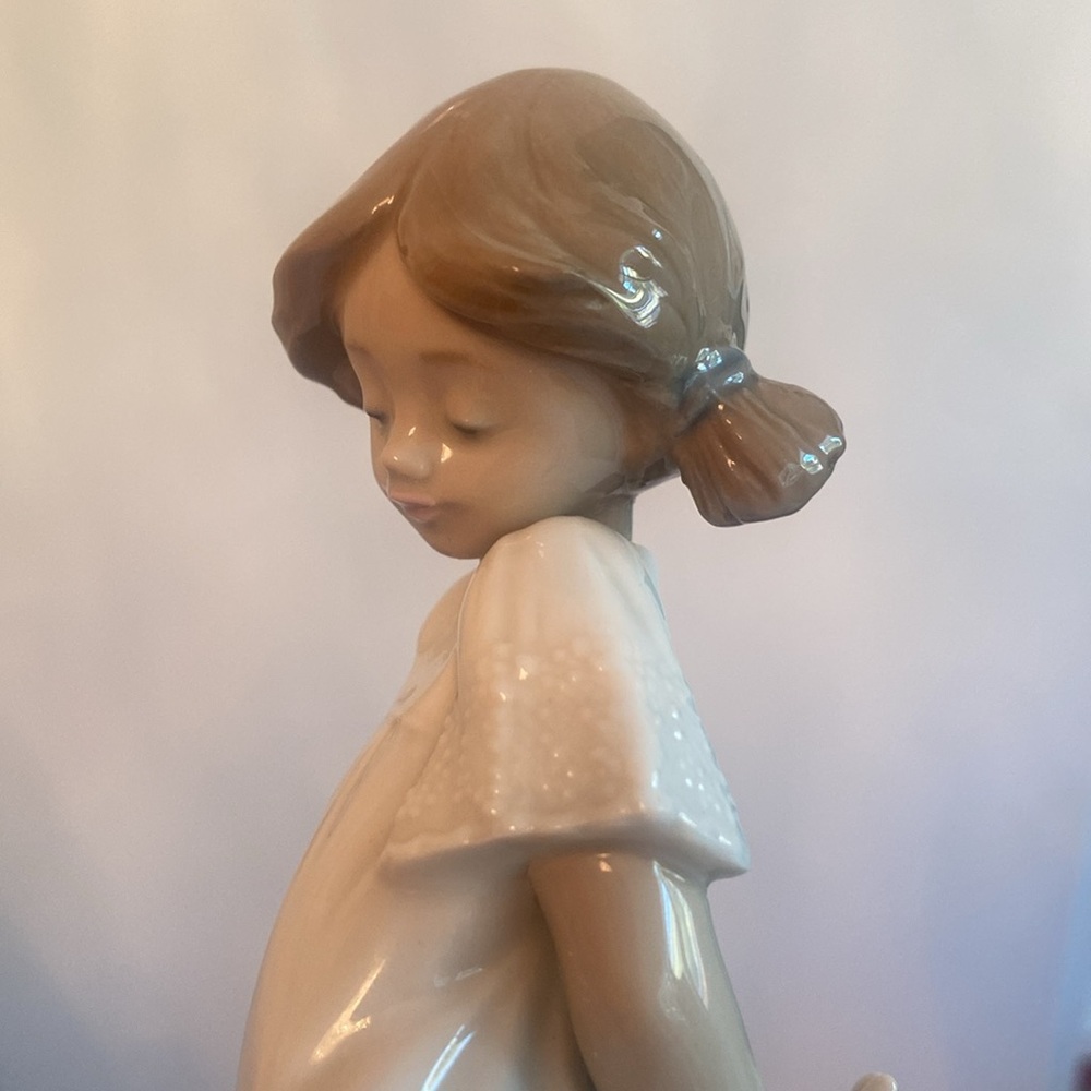 Nao by Lladro • Retired “So Shy” Porcelain Figurine *Without Box* - Picture 4 of 17